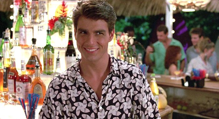 Tom Cruise nel film Cocktail, con una camicia a stampa fantasia