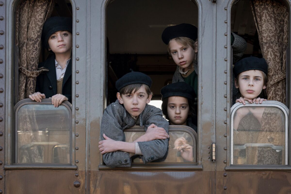 i bambini del treno film 2022 trama