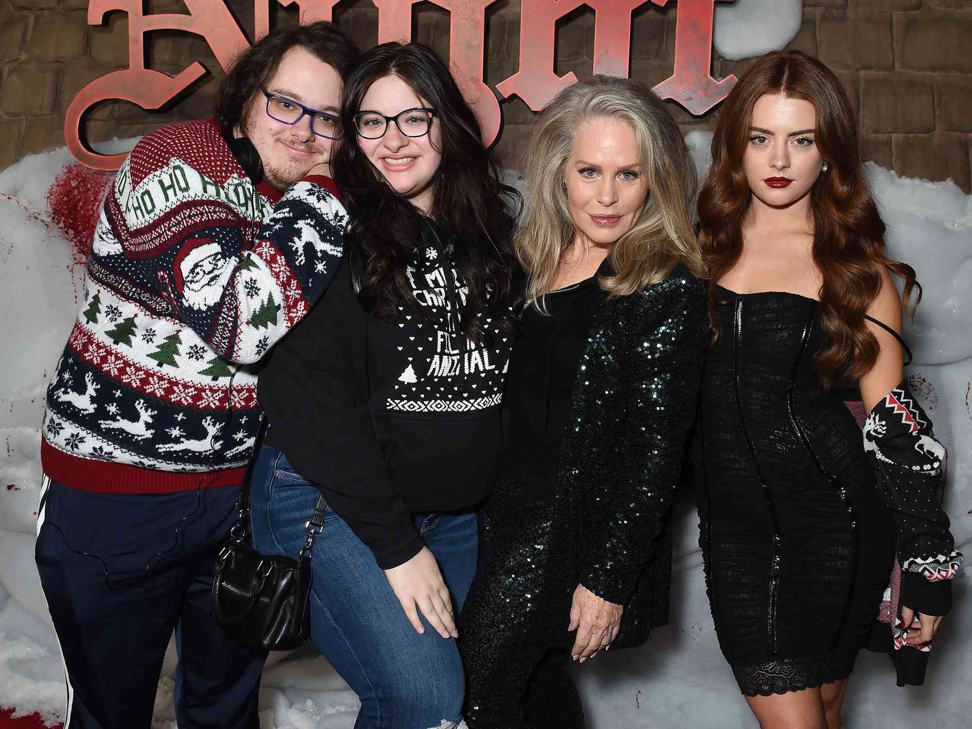 Anton James e Olivia Pacino con Beverly D'Angelo e Courtney D'Angelo