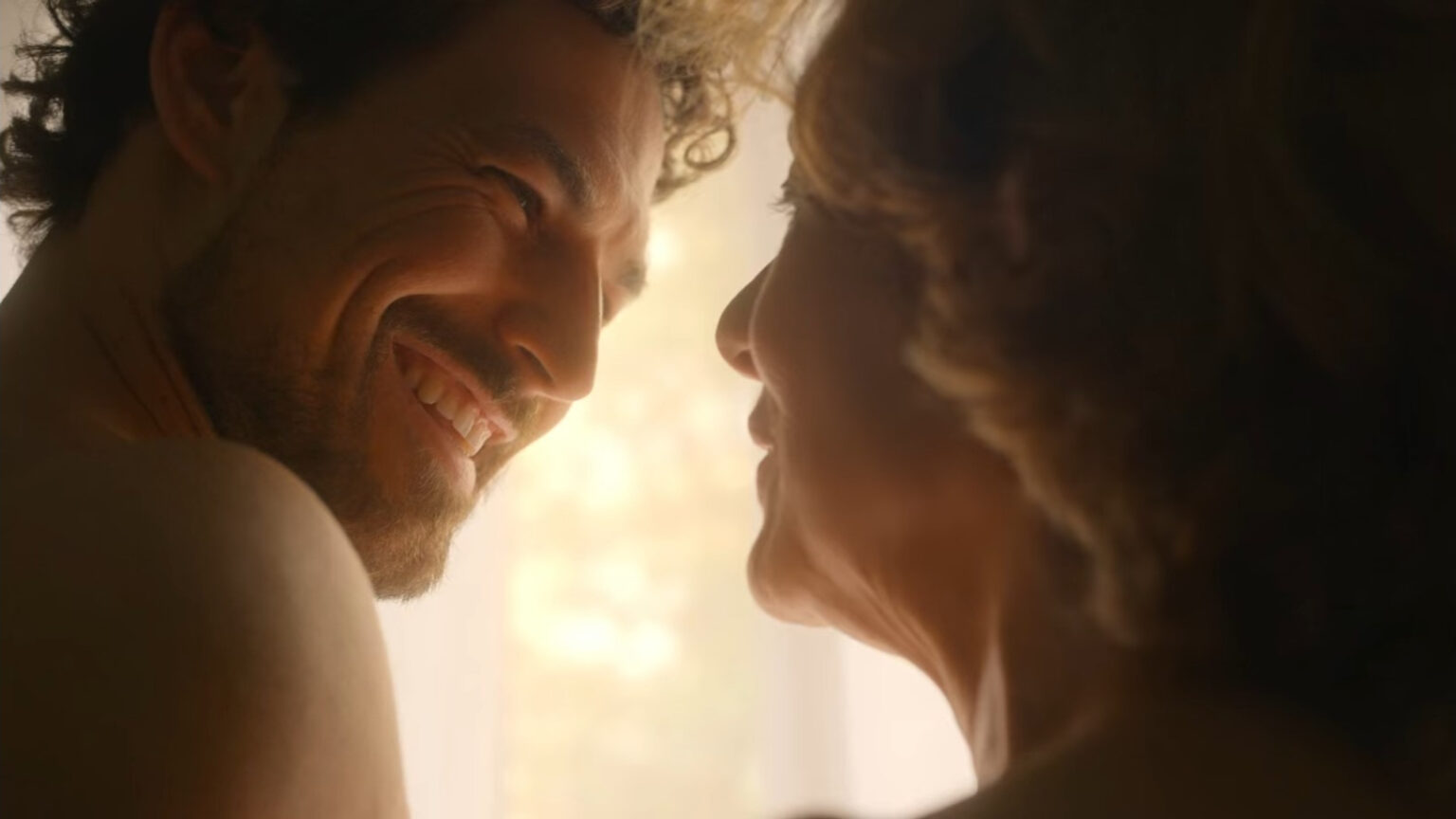 Giacomo Gianniotti e Monica Guerritore in Inganno