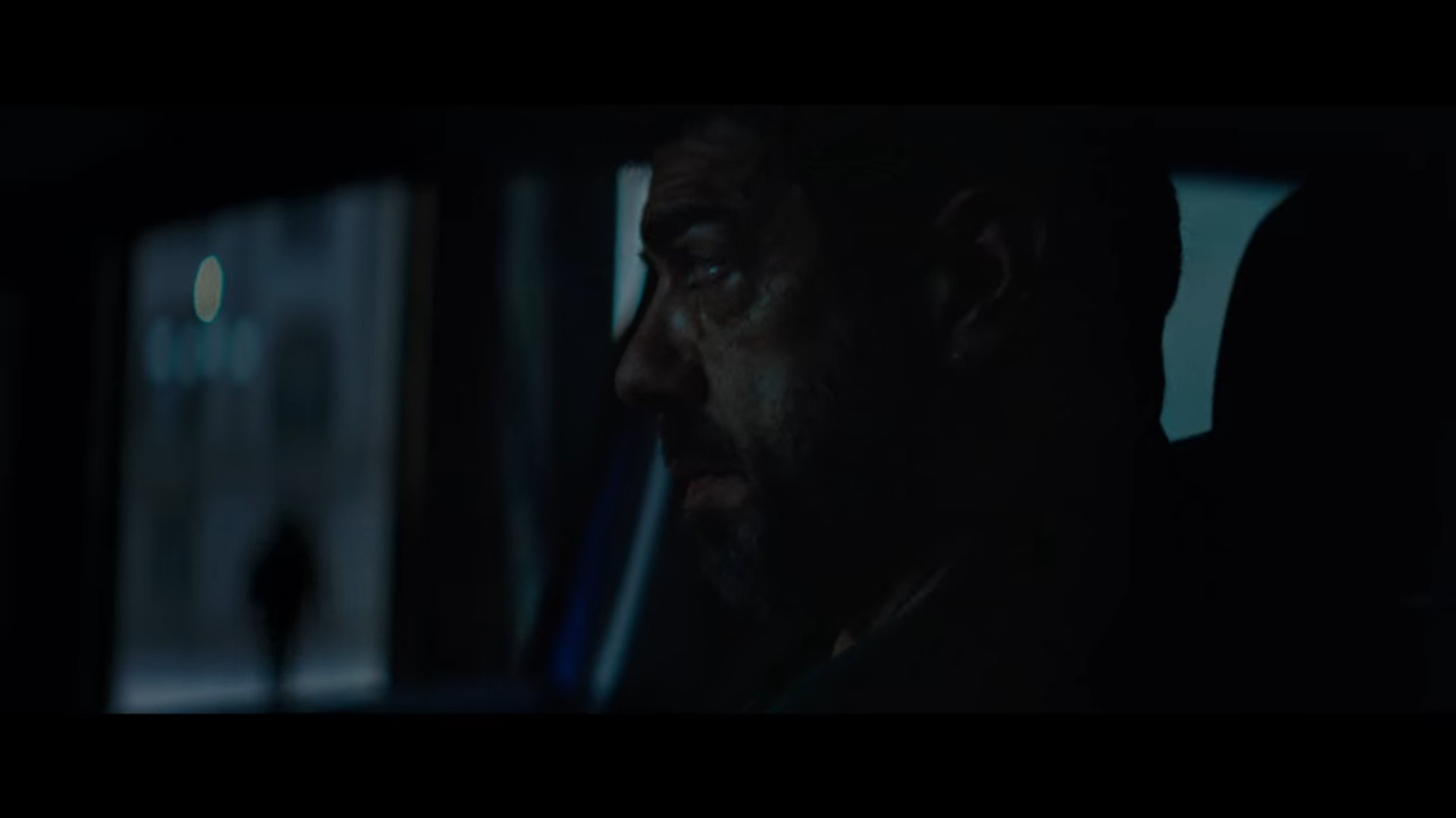 Pierfrancesco Favino nel finale di L'ultima notte di Amore