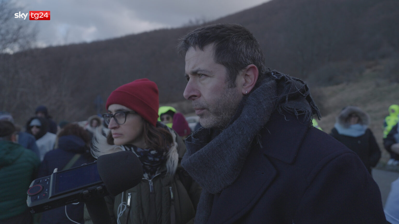 Una scena di E poi il silenzio. Il disastro di Rigopiano (fonte Sky)
