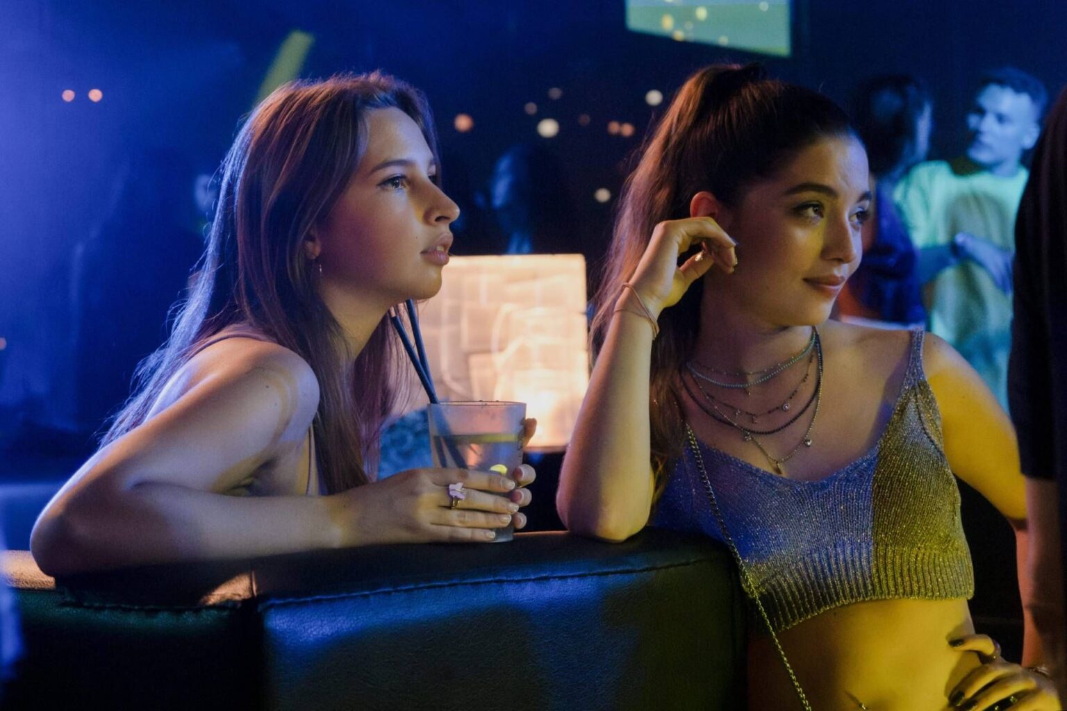 Adorazione, una storia vera ha ispirato la serie? “C’è molto del mio vissuto” Una scena di Adorazione