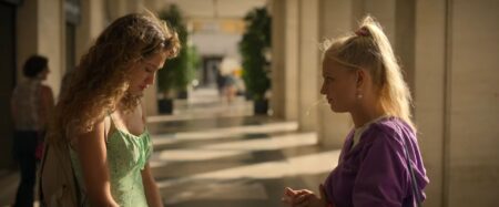 Melissa e Vanessa nella serie Adorazione