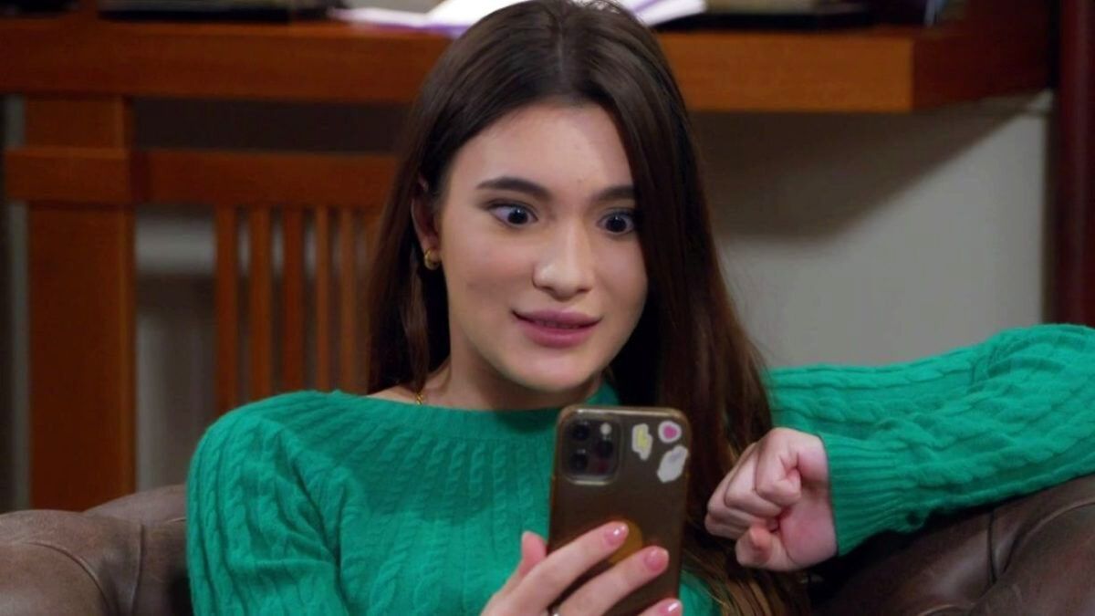 Alice (Fabiola Balestriere) in Un posto al sole