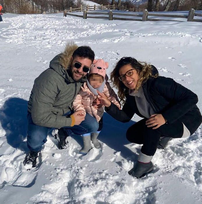 Ilaria Sollazzo con Antonio Russo e la loro figlia