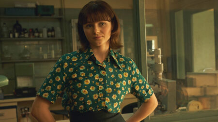 Thomasin McKenzie in una scena di Joy