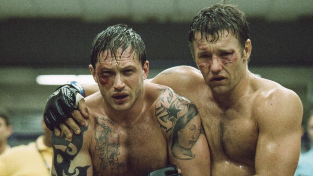 Tom Hardy e Joel Edgerton in una scena di Warrior
