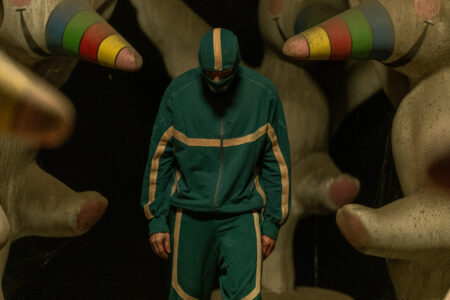 Una scena di Siviglia 1992 (fonte: Netflix)