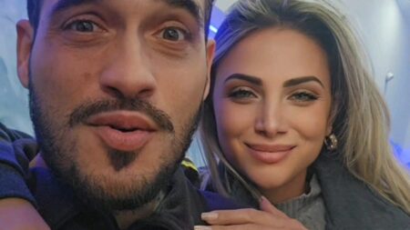 La pescivendola più bella d’Italia senza filtri: ecco com’è davvero Donna Carmela (FOTO) Carmela, la pescivendola più bella d'Italia col marito Luigi Febbraro