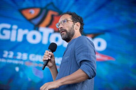 Federico Quaranta a petto nudo