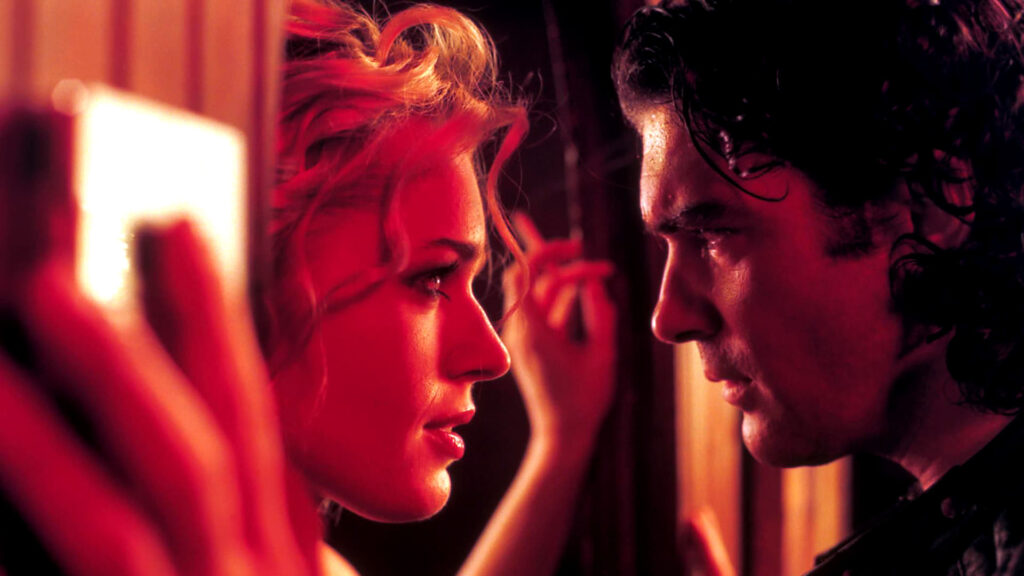 Come finisce il film Femme Fatale: grosso guaio al Festival di Cannes Una scena dal film Femme Fatale