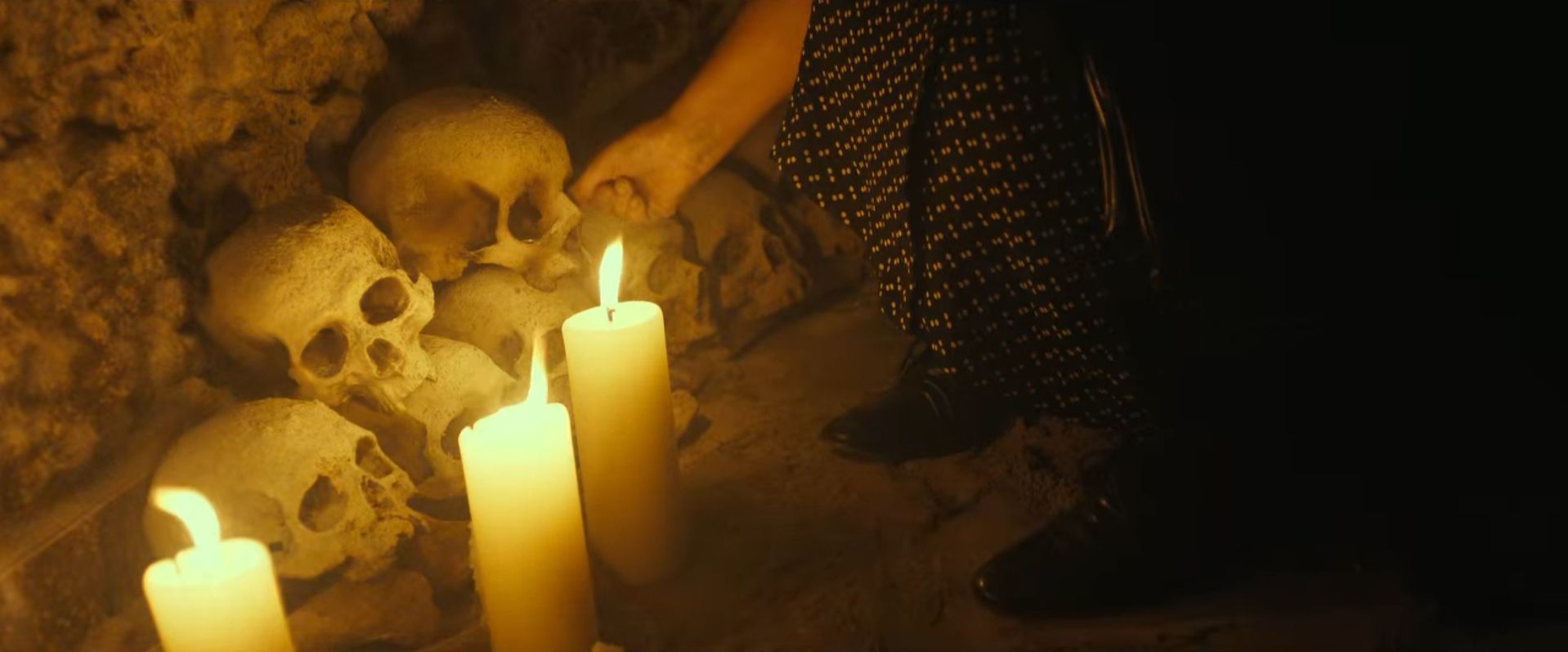 Il treno dei bambini: scena ambientata nel cimitero delle fontanelle