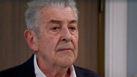 Renato (Marzio Onorato) in Un posto al sole