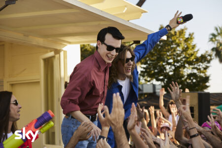 Elia Nuzzolo e Matteo Oscar Giuggioli sono gli 883 nella seconda stagione della serie