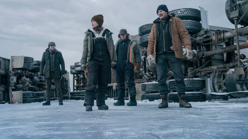 Una scena dal film The Ice Road