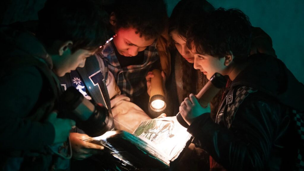 Le canzoni di Uonderbois, la serie Disney+: da Geolier e Nino D’Angelo Una scena di Uonderbois