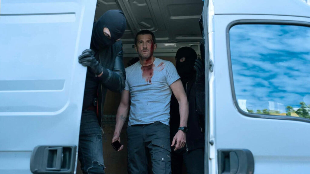 Guillaume Canet in un frame di Ad Vitam