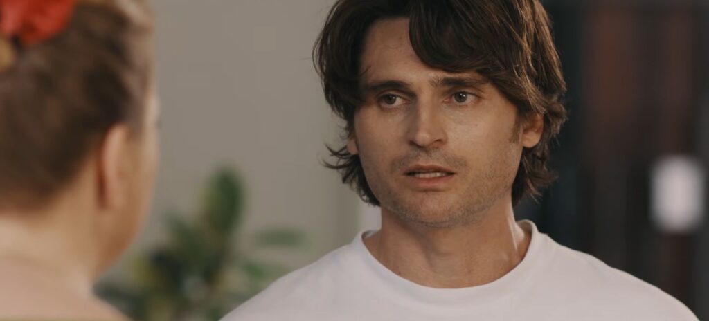 Angelo Duro in Io sono la fine del mondo