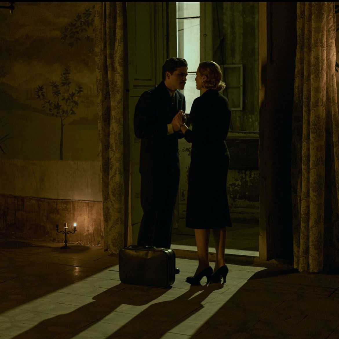 Anna Foglietta e Massimiliano Gallo sono Maria e Pasquale Lojacono in Questi Fantasmi (2024)