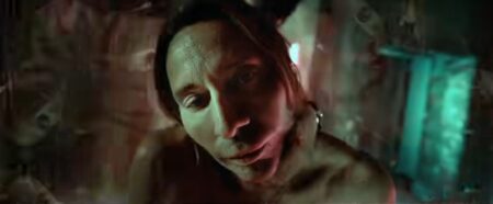 Bob Sinclar, nel video hot di Take It Easy On Me la verità sui suoi ritocchi Bob Sinclar nel video di Take it Easy on Me