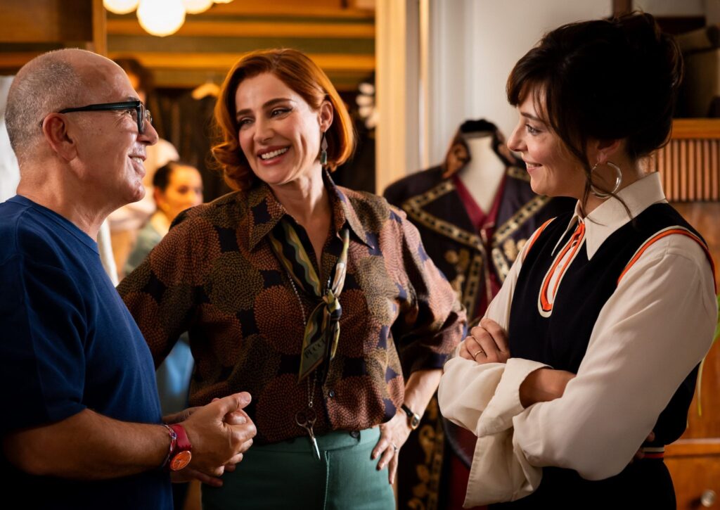 “Non siamo niente, ma siamo tutto”, il significato della frase di Diamanti spiegato da Luisa Ranieri Luisa Ranieri e Ferzan Ozpetek sul set di Diamanti