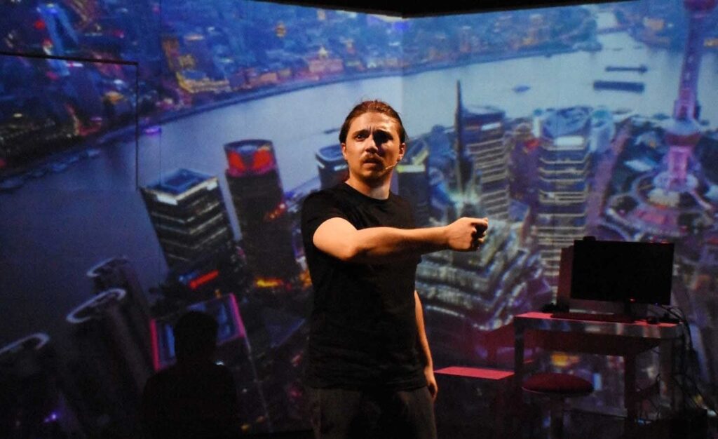 Chi è Gioacchino Cappelli: il figlio di Lucia Sardo è un ex hikikomori, oggi attore Gioacchino Cappelli in scena a teatro