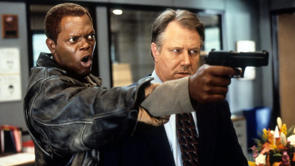 Una scena del film Il negoziatore