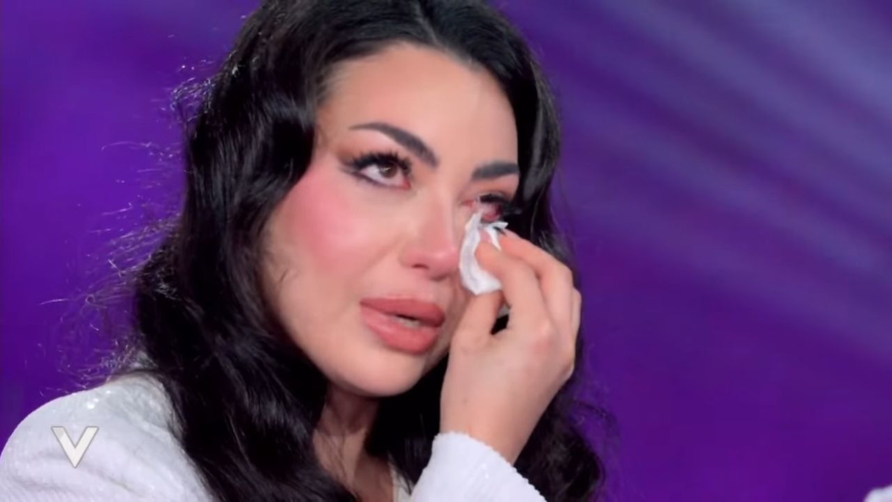 Jenny Guardiano piange a Verissimo 2025