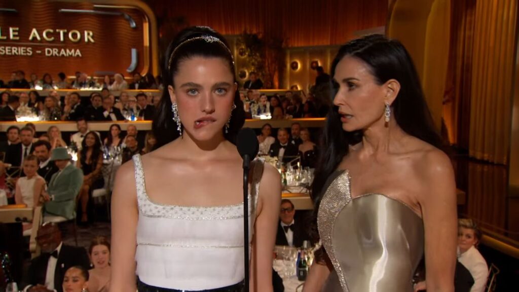Demi Moore e Margaret Qualley, lo “scontro” ai Golden Globes nel segno di The Substance (VIDEO) Margaret Qualley e Demi Moore ai Golden Globes 2025