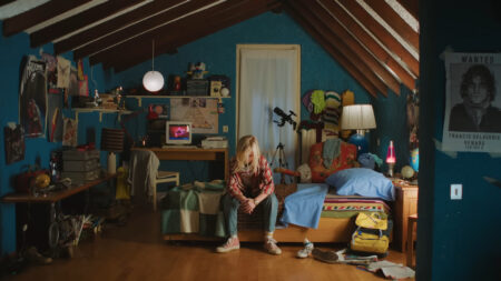 Volevo essere un duro, il video di Lucio Corsi con Pieraccioni e Ceccherini fa il verso a L’Esorcista Una scena dal videoclip di Volevo essere un duro