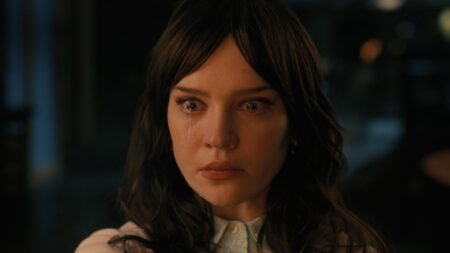 Iris nel finale di Companion - Fonte: Warner Bros. Pictures