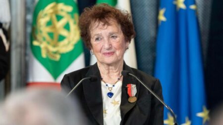 Egea Haffner oggi: che fine ha fatto La bambina con la valigia? Una foto di Egea Haffner