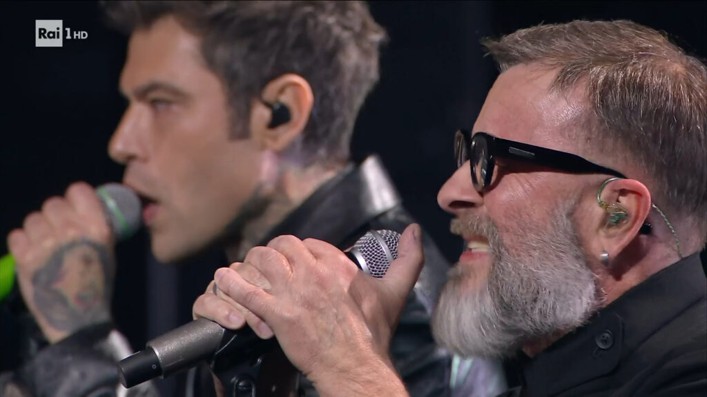 Marco Masini e Fedez durante 'Bella Stronza' (Raiplay)