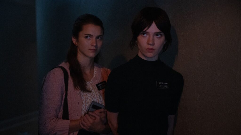 Sorella Barnes e sorella Paxton in Heretic 