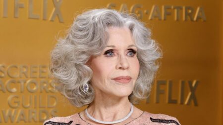 Jane Fonda spiega cosa significa Woke ai Sag Awards: ma il suo discorso divide Jane Fonda ai Sag Awards 2025