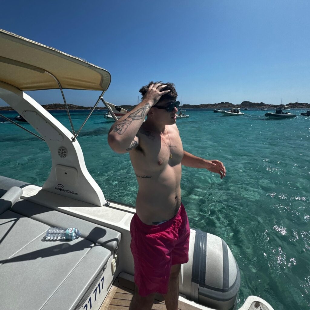 Olly in costume da bagno