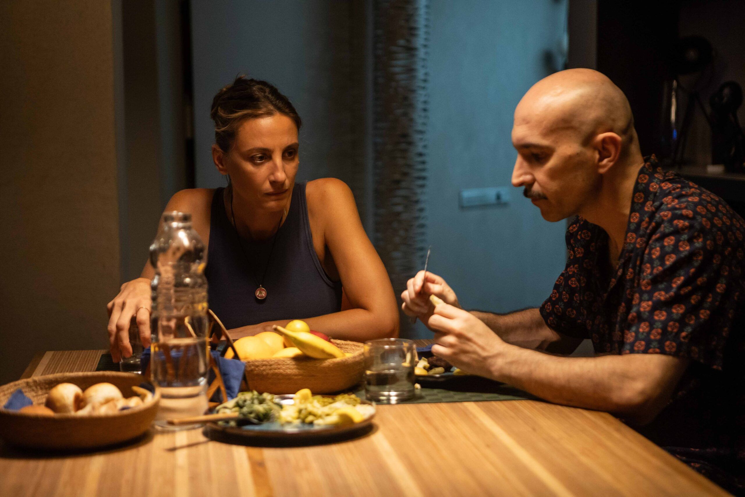 Maccio Capatonda e Francesca Inaudi nella serie Sconfort Zone.