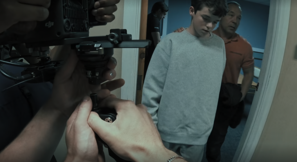 Uno sguardo al dietro le quinte della serie netflix Adolescence