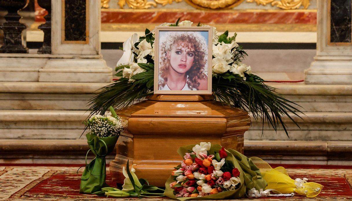 La bara di Eleonora Giorgi