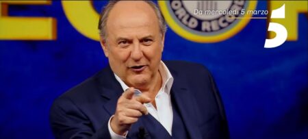 Lo show dei record 2025: ecco qual è la canzone dello spot! Gerry Scotti a Lo Show dei Record 2025