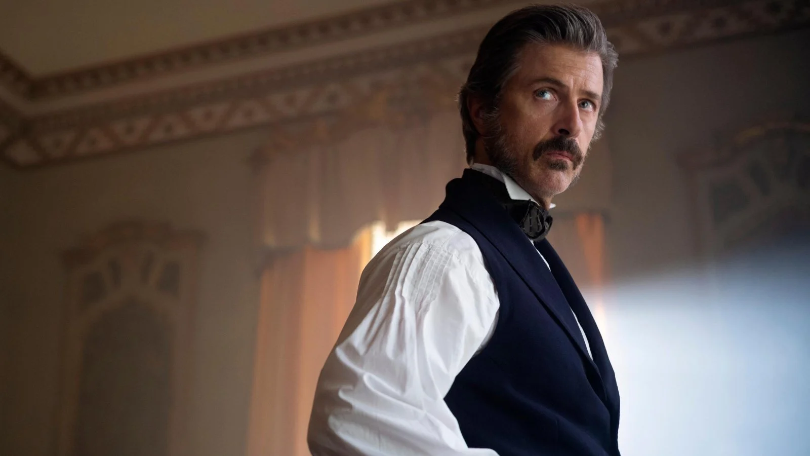 Kim Rossi Stuart nella serie Il Gattopardo.