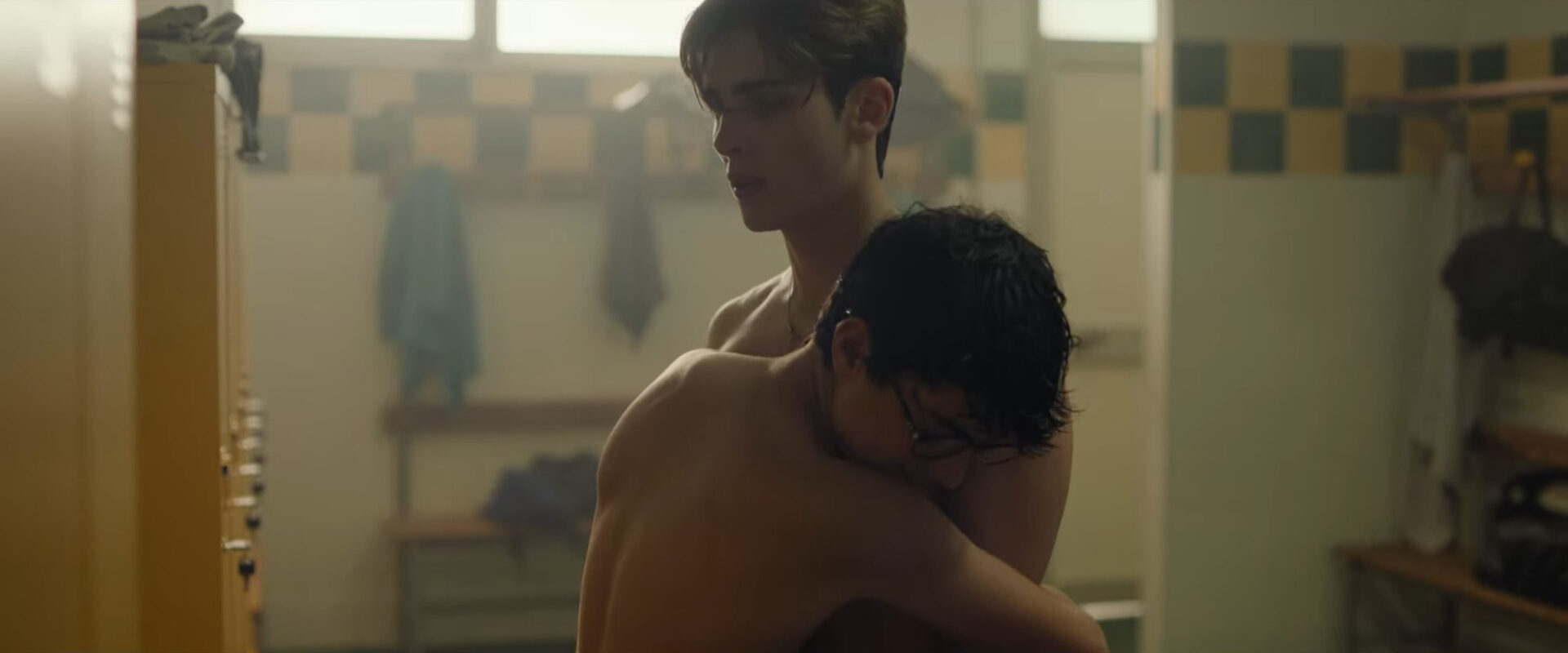 Andrea Arru e Samuele Carrino ne Il ragazzo dai pantaloni rosa