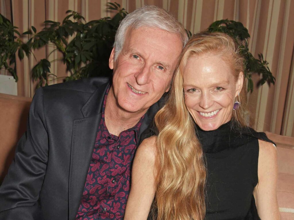 James Cameron e la moglie Suzy Amis [People]