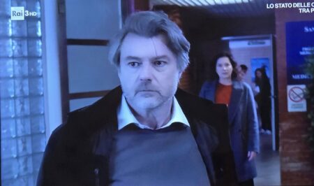 Il "fantasma" di Michele (Alberto Rossi) in una scena di Un posto al sole