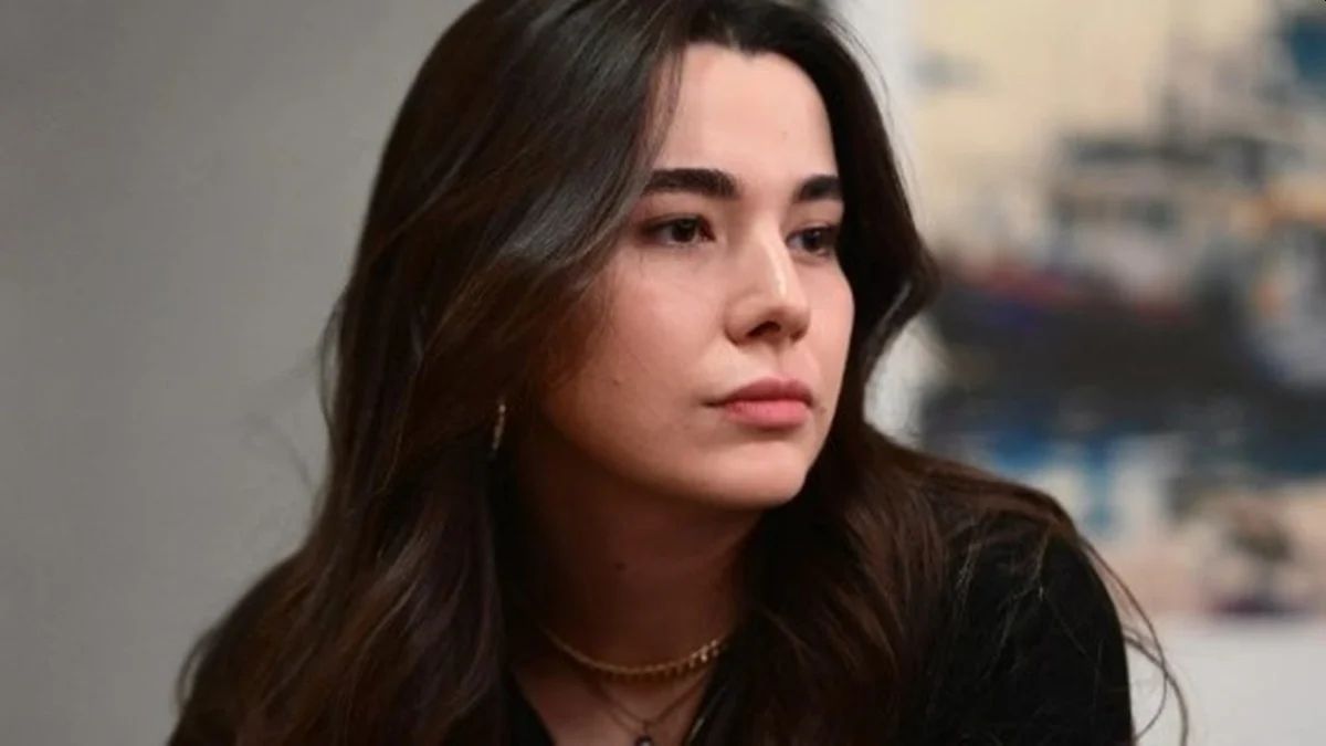 Oylum (Feyza Sevil Güngör) in Tradimento
