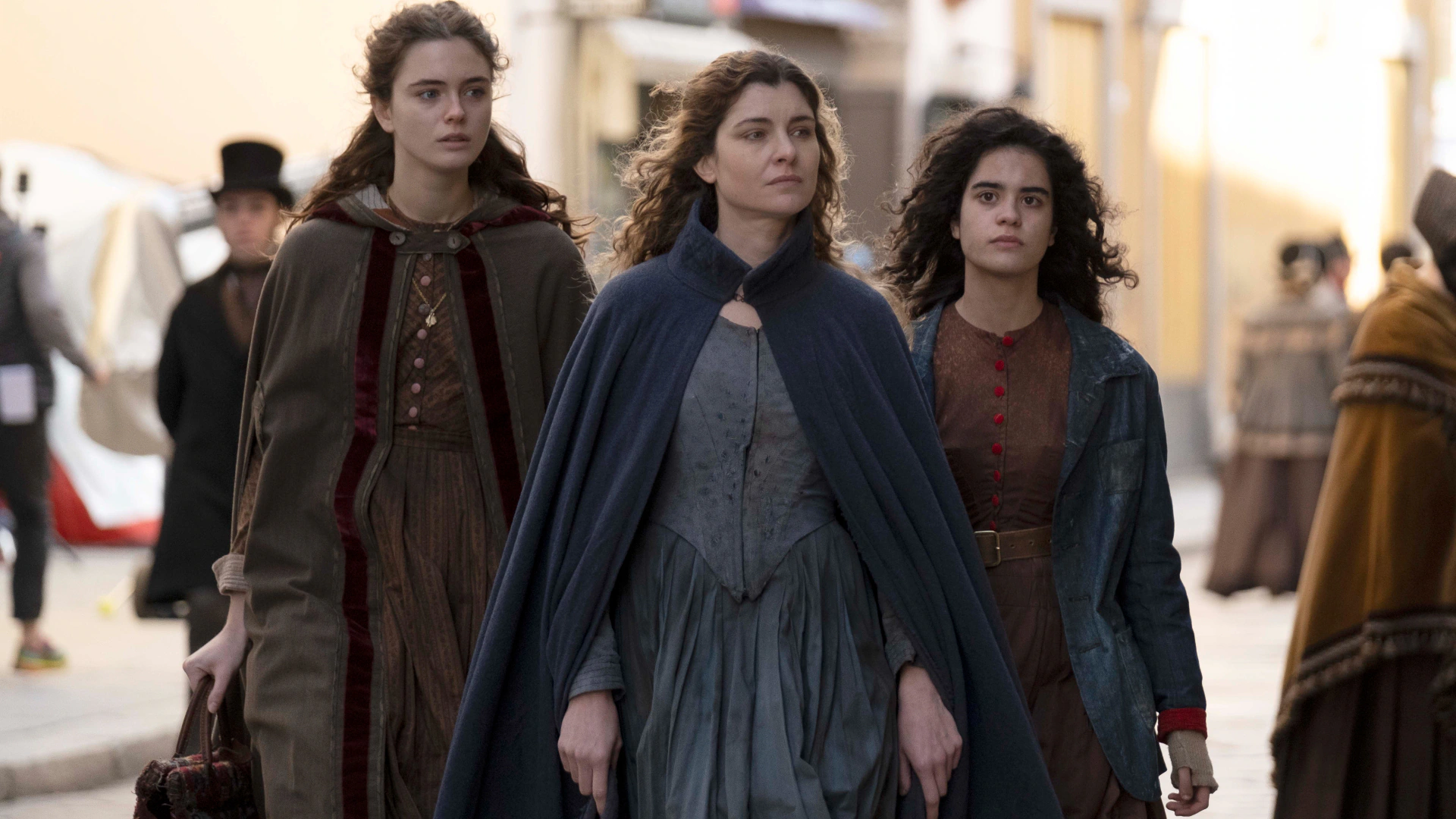 Vittoria Puccini, Caterina Ferioli e Adriana Savarese in una scena di Belcanto. 