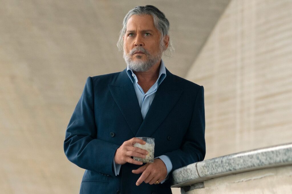 Un particolare della foto di Johnny Depp in Day Drinker