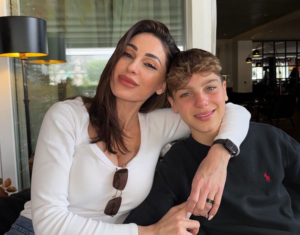 Anna Tatangelo e suo figlio Andrea D'Alessio