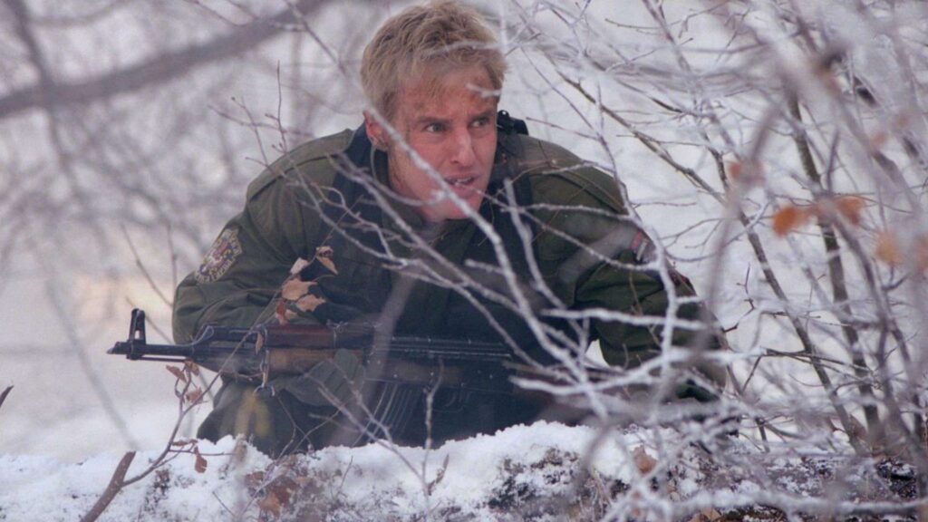Owen Wilson in una scena di Behind Enemy Lines - Dietro le linee nemiche